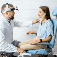 Wizyta kwalifikująca do zabiegu laryngologicznego